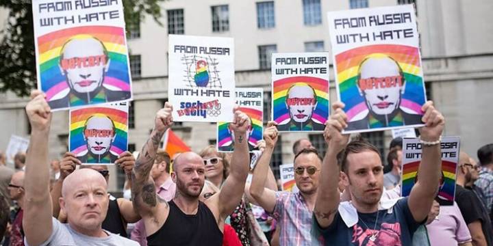 Prohíben en Rusia el movimiento LGBTQ+ por extremistas