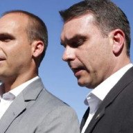 Ordenan detener al hermano de Flavio
