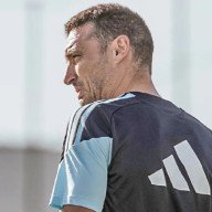 Lionel Scaloni paró su primera formación