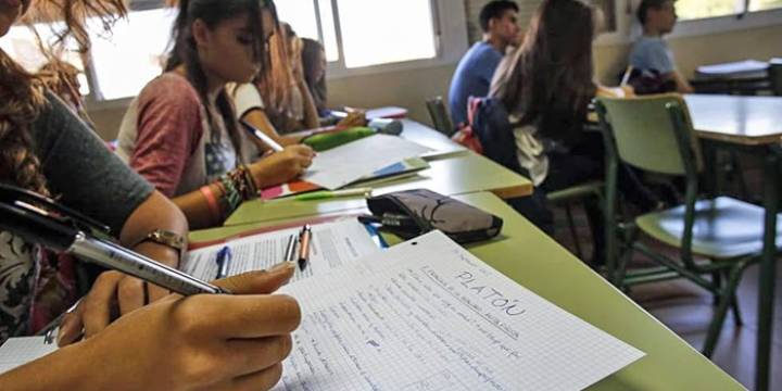 Mayores de 18 años podrán terminar el secundario