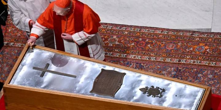 Revelaron el contenido del documento sellado que se llevó el Papa