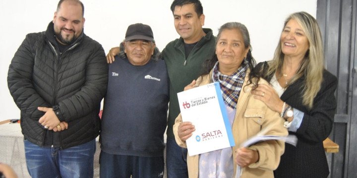 Vecinos de La Merced recibieron sus escrituras