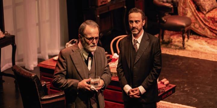 La última sesión de Freud esta noche en el teatro ADN