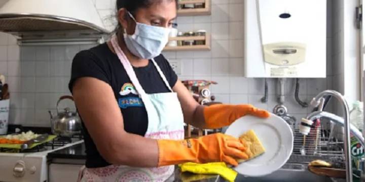 77 % de las trabajadoras domésticas no están registradas