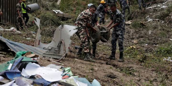 Se estrelló un avión con 19 pasajeros a bordo en Nepal