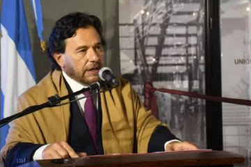 Sáenz acompañará al presidente a París