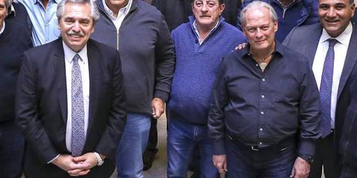 Acordaron un aumento salarial para estatales del 33%
