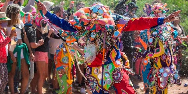 Domingo 15: Desentierro del Carnaval en Las Costas