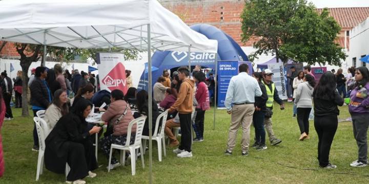 La Muni en tu barrio asistió a vecinos de Villa Lavalle
