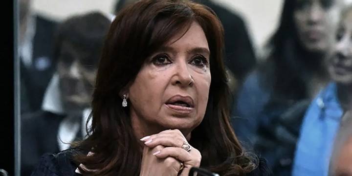 CFK cuestionó el cierre de la investigación de su atentado