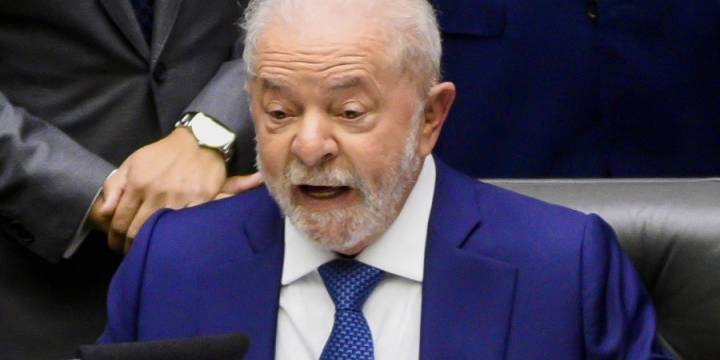 La drástica decisión de Lula con directivos de medios públicos