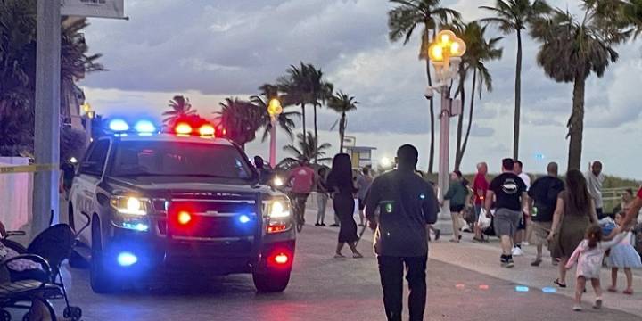 Ataque a balazos en Florida deja al menos 7 heridos