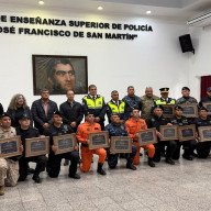 Seis efectivos se formaron en el 