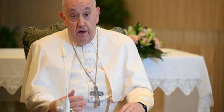 El Papa confirmó que padece una enfermedad pulmonar