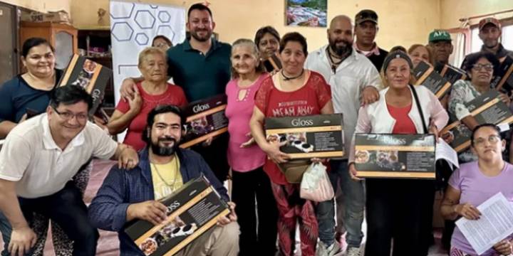 Familias de Joaquín V. González recibieron anafes eléctricos