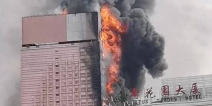 Incendio en una torre de telecomunicaciones en China