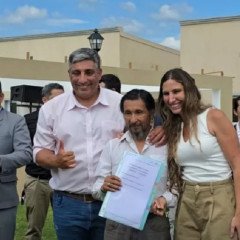 Nueva entrega de viviendas a familias